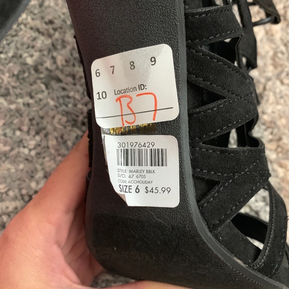 NEW! Charlotte Russe Black Heels Size 6 - Picture 2 of 5